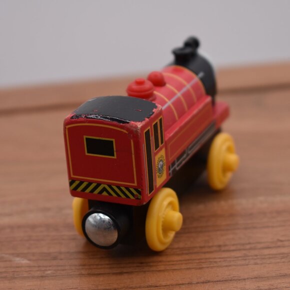 Victor - Thomas & Friends Wooden Railway Train Engine Tank Engine GUC 20… - Picture 6 of 7